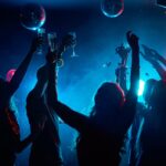 당신은 클럽에서 여자친구를 사귈 수 있나요?